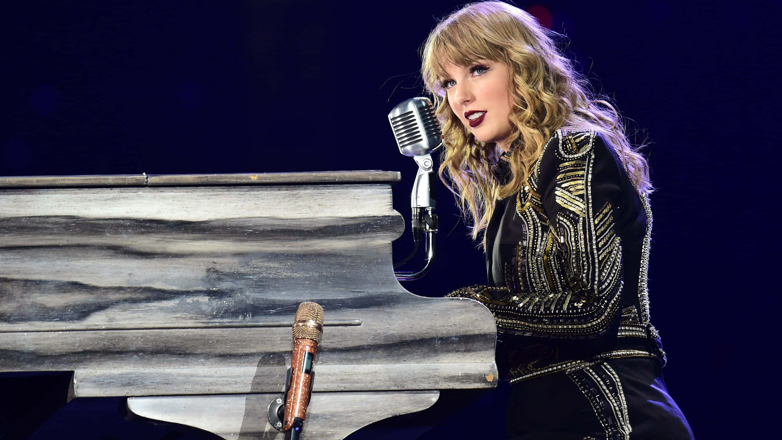 Концерт мирового тура Taylor Swift Folklore Обои