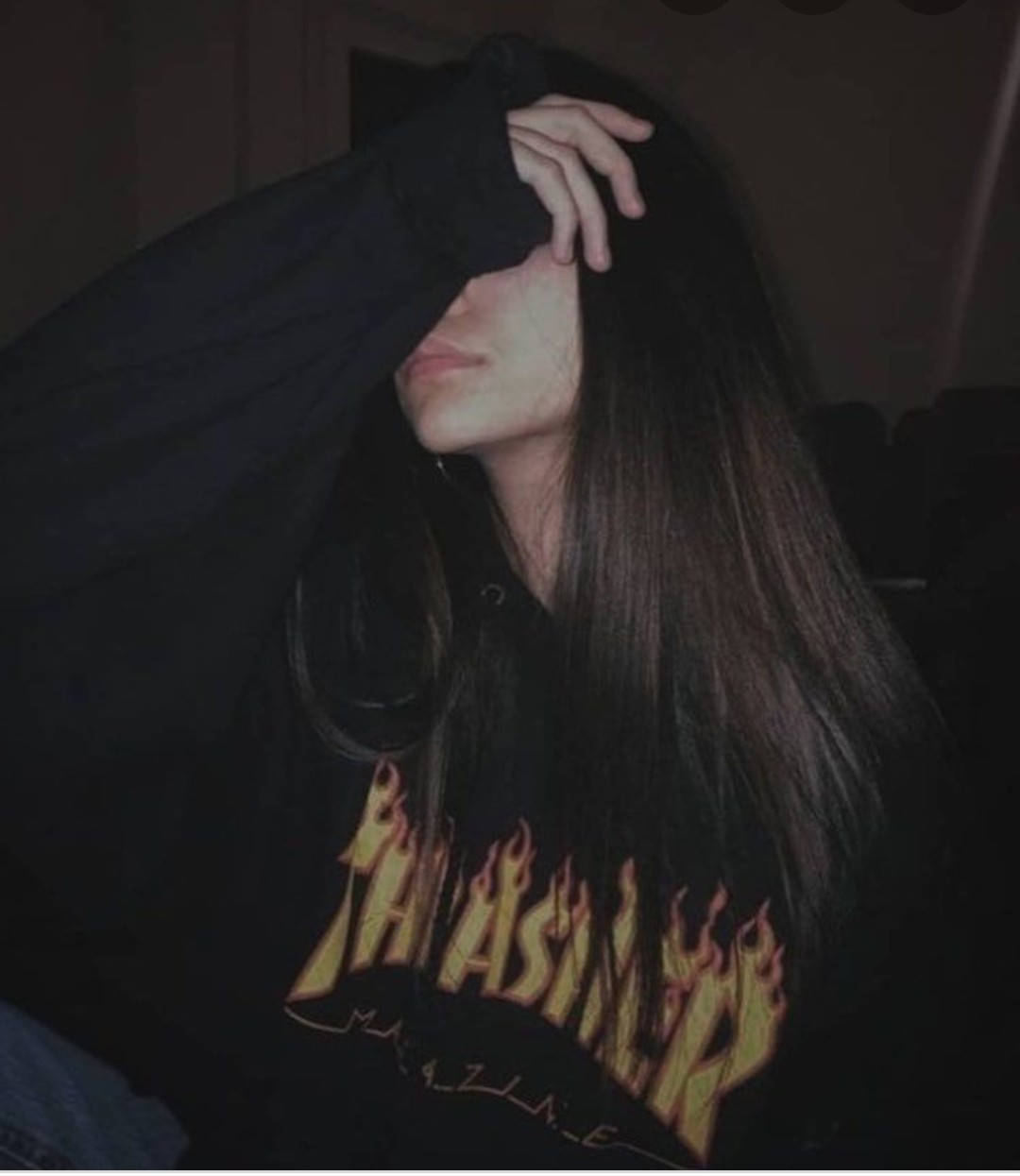 Спокойная уверенность в худи Thrasher Обои