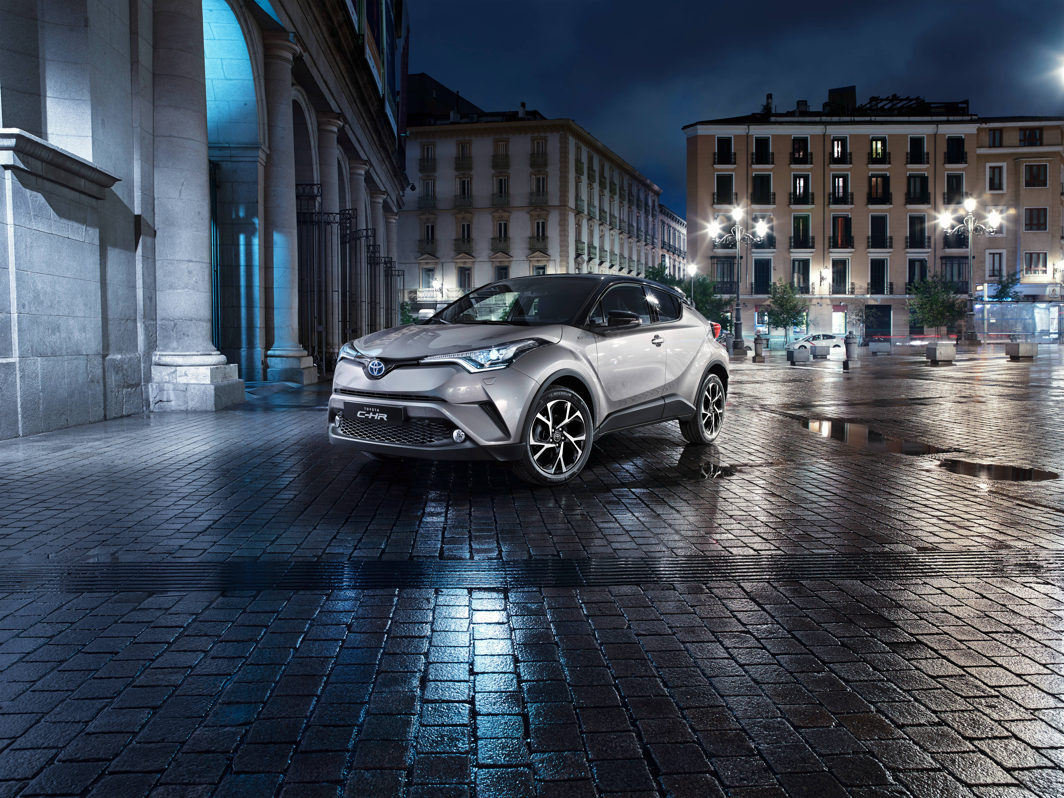 Элегантный серый Toyota C-HR 4K Обои