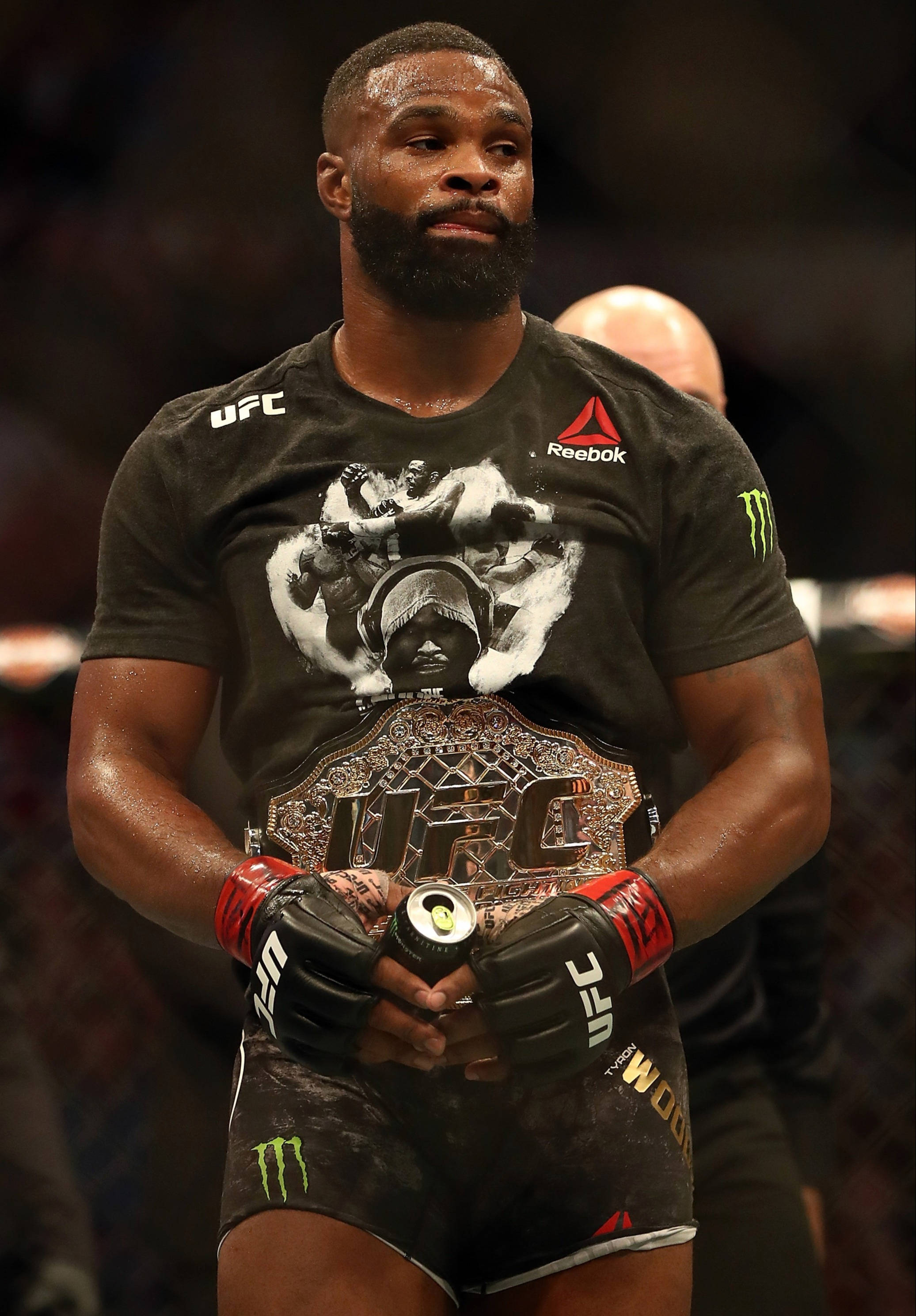 Тайрон Вудли с поясом UFC Обои