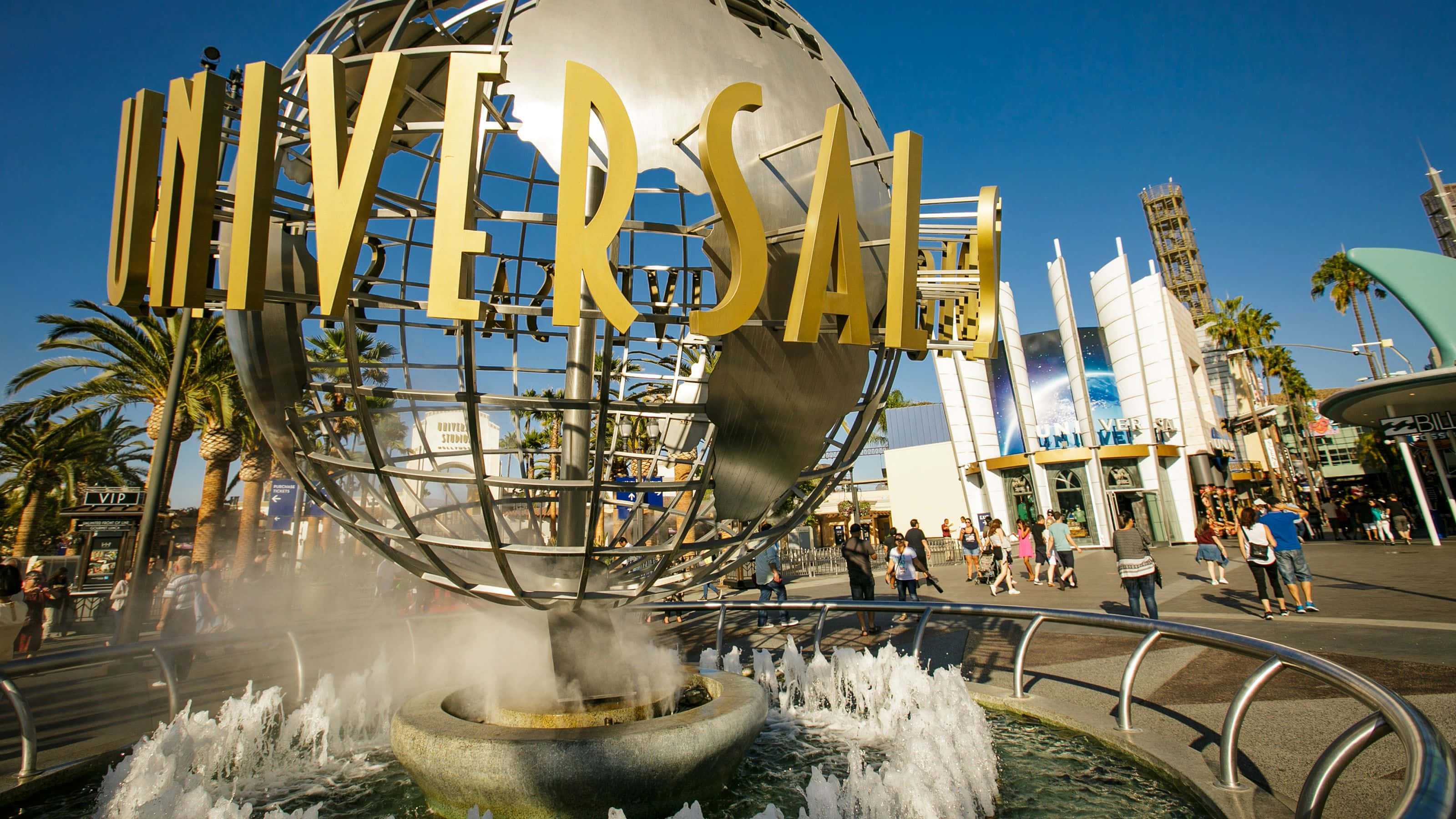 Золотой фонтан Universal Studios в эстетике парка Обои