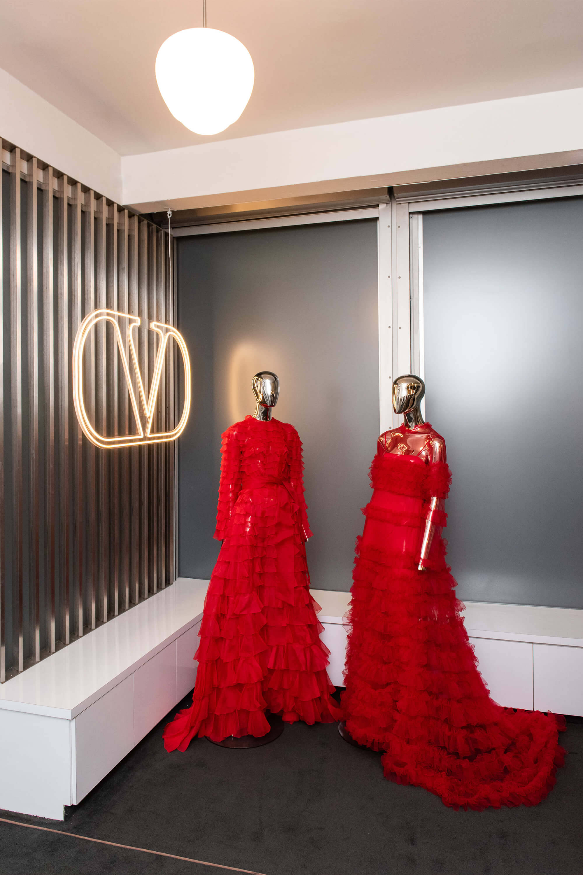 Модели магазина Valentino Обои