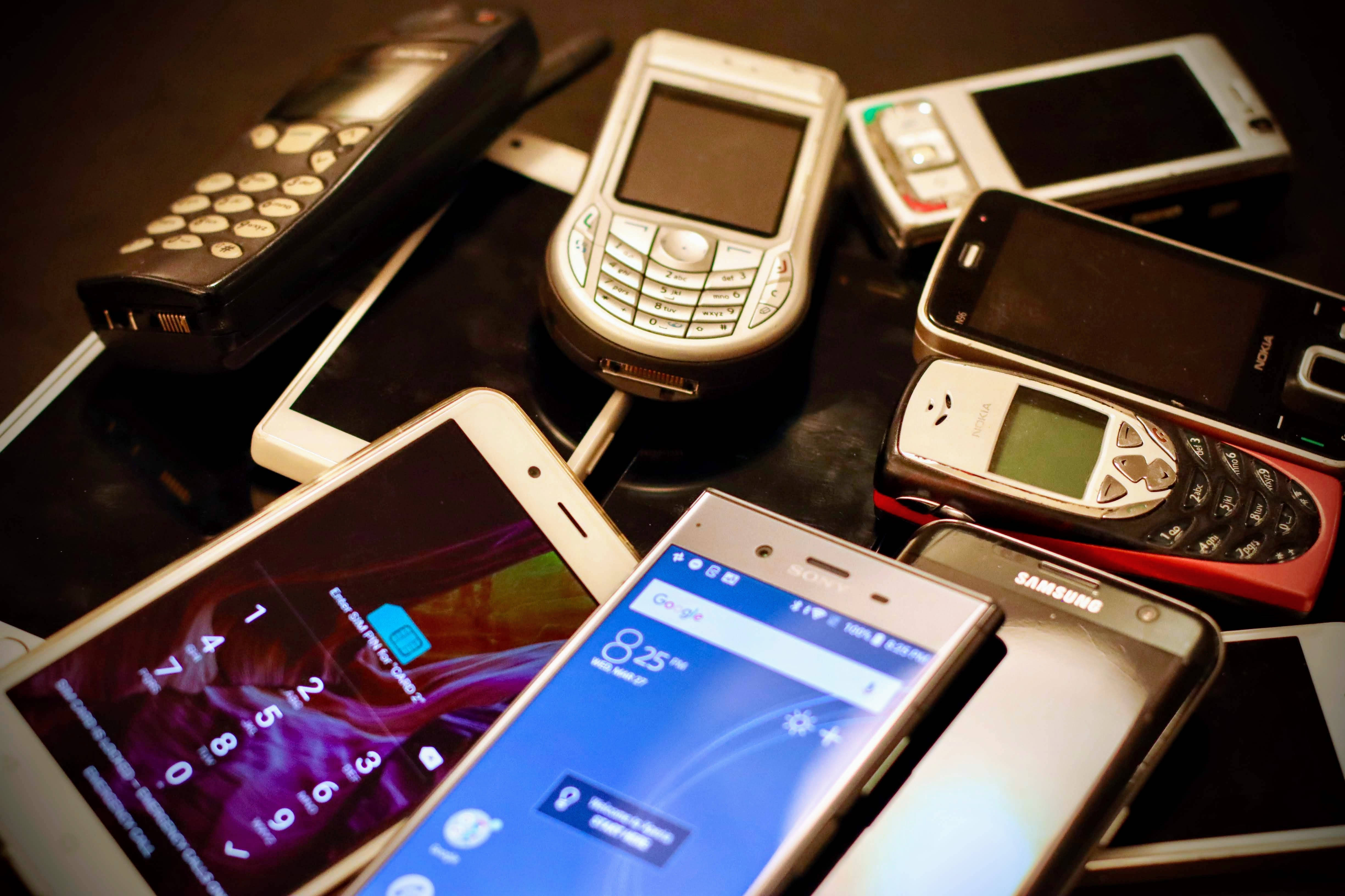 Ассорти Nokia и Android Обои