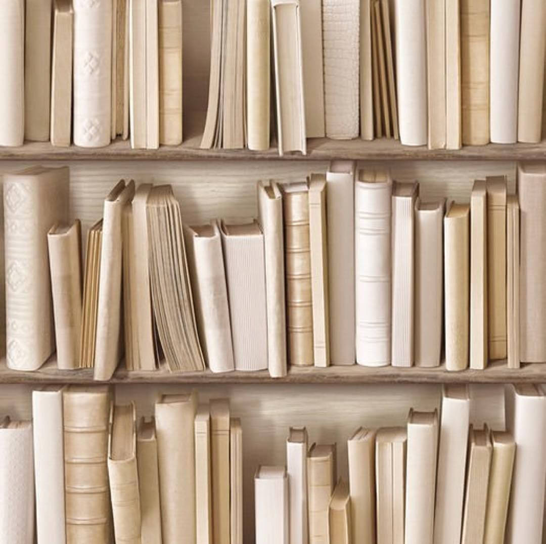 Бежевая эстетика винтажной книжной библиотеки Обои