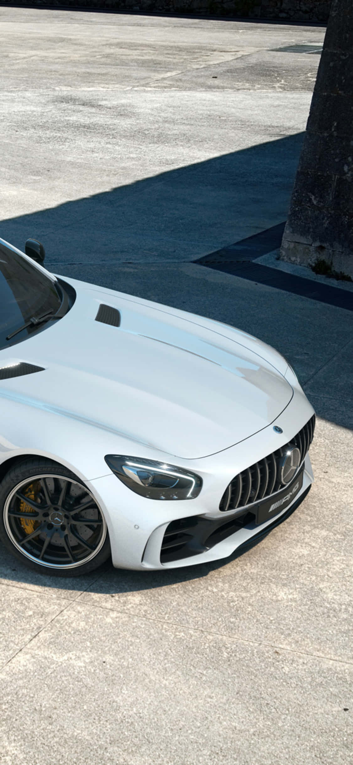 Верхний вид спереди белого фона Mercedes Amg для iPhone Xs Обои