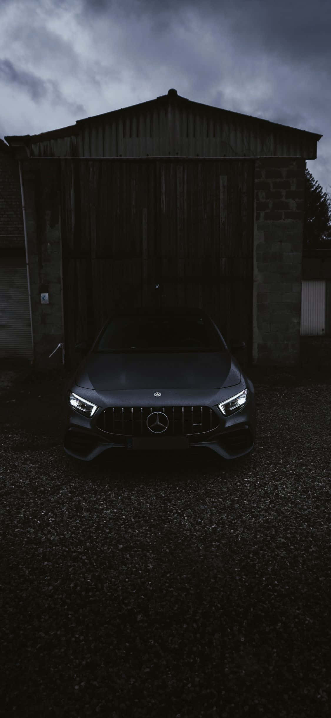 Вид спереди черный фон iPhone Xs Mercedes Amg Обои