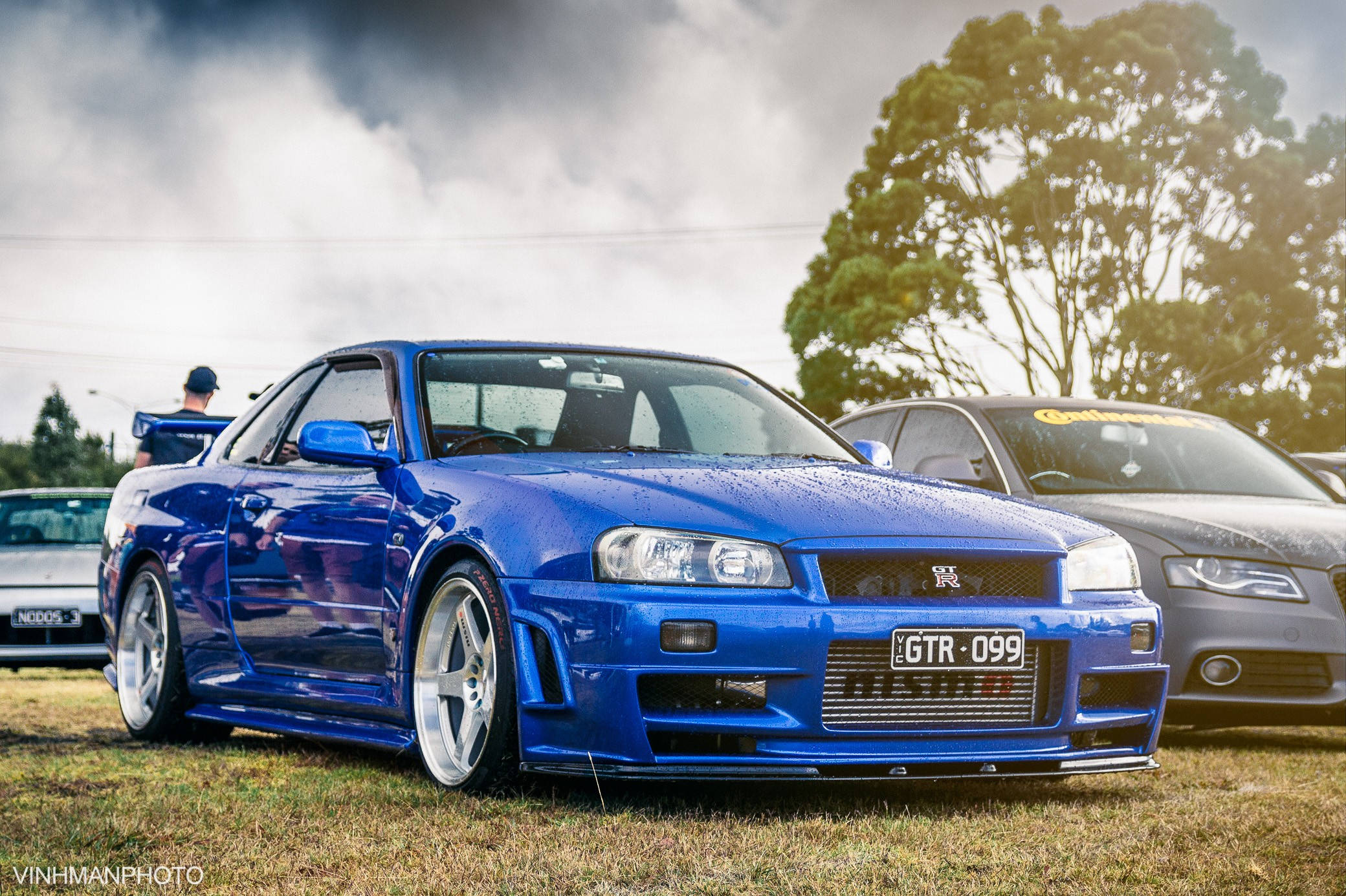 Глянцевый синий Nissan Skyline GTR R34 Обои