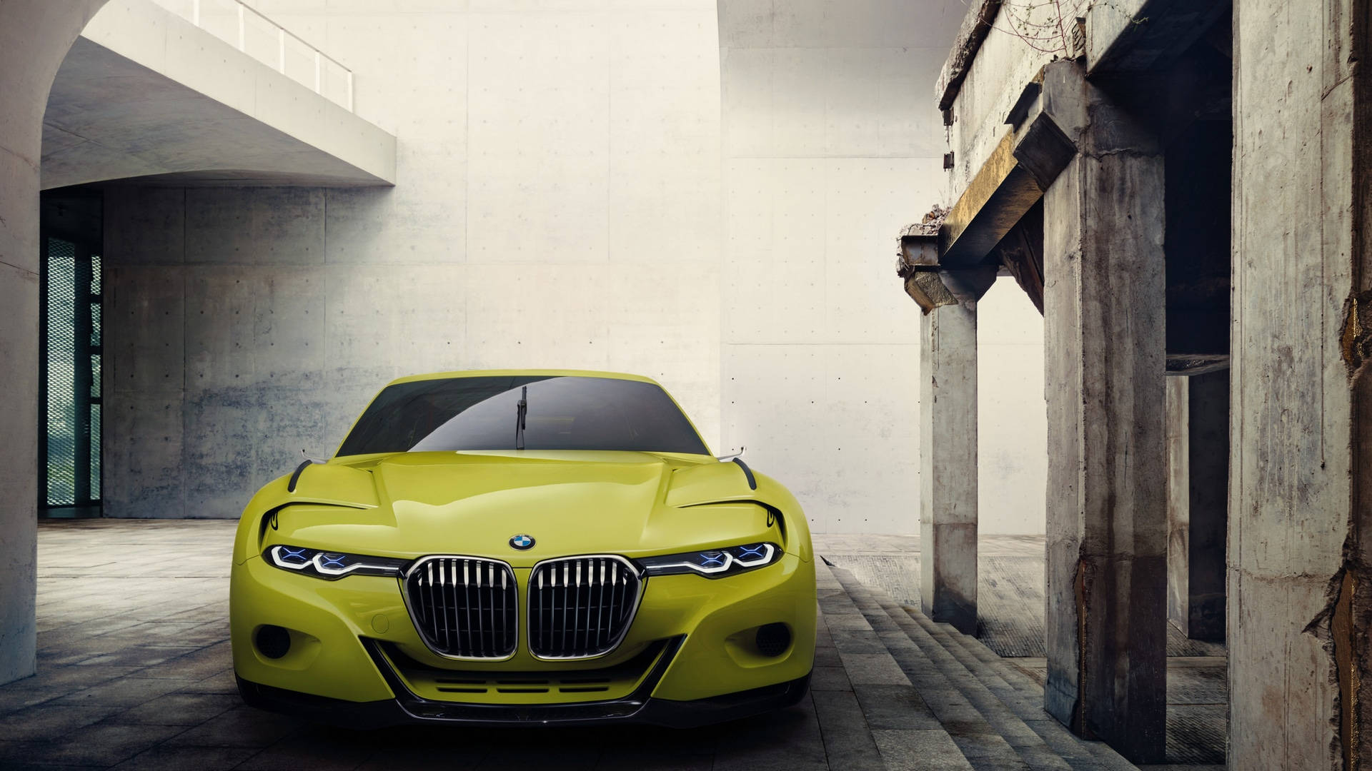 Желтый BMW 3.0 CSL Full HD