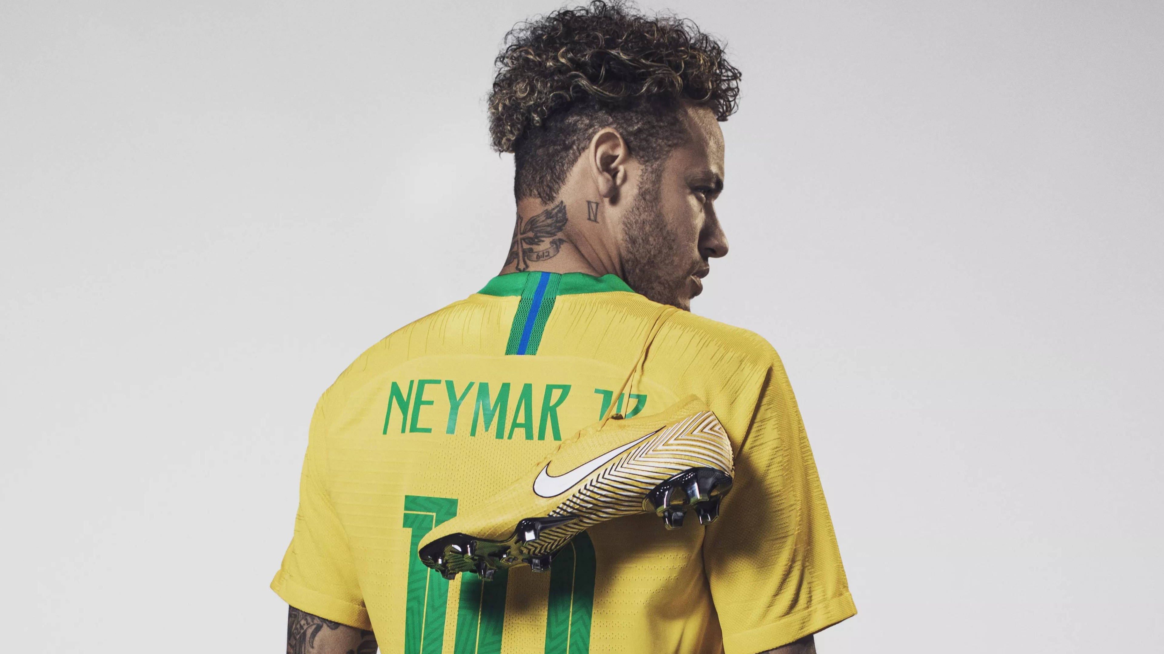 Желтый кроссовок Nike Neymar 4K Обои