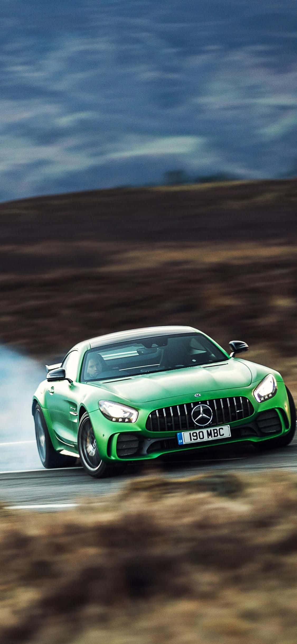 Зеленый фон GT Mercedes Amg для iPhone Xs Обои