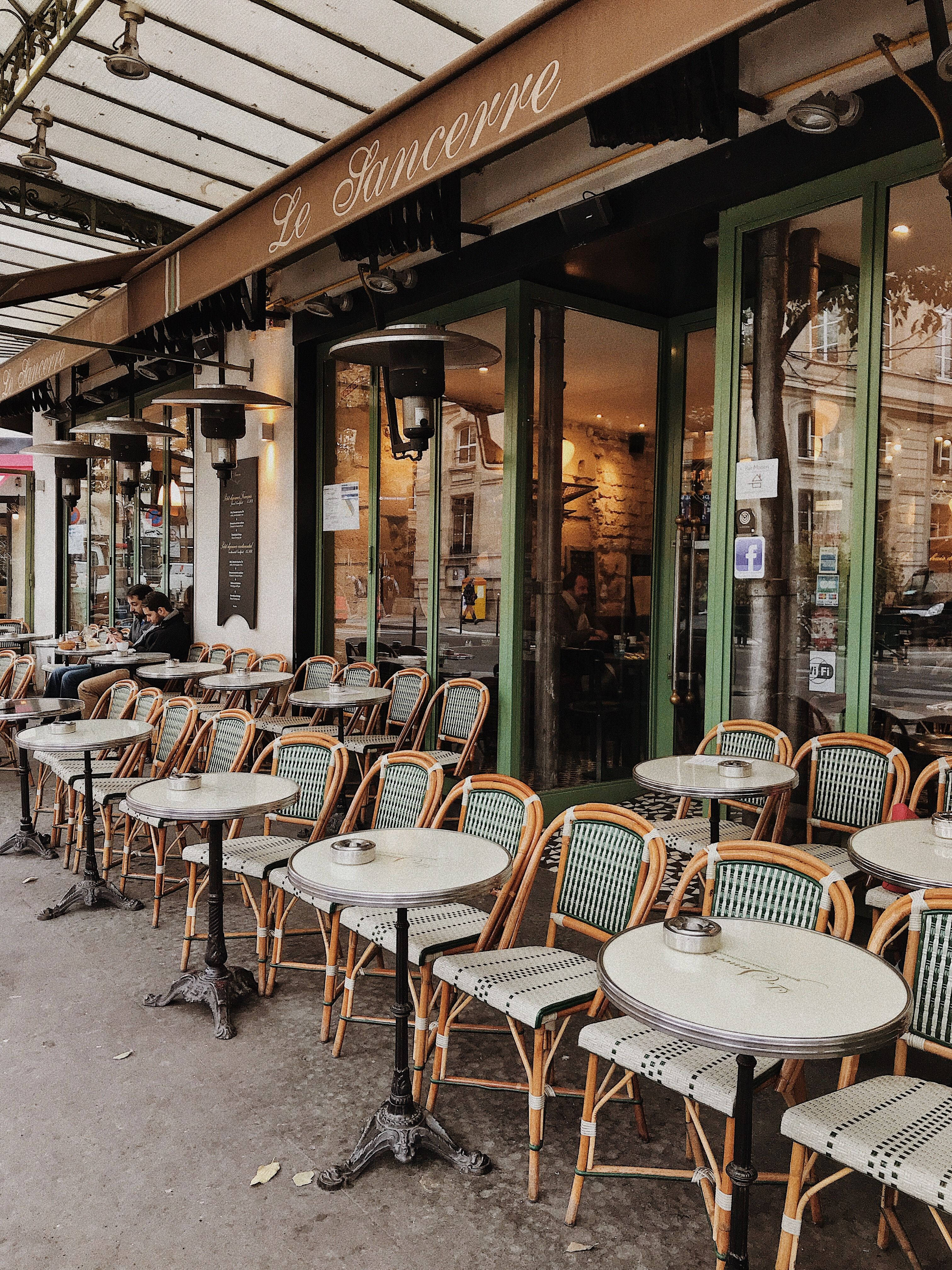 Кафе Le Sancerre в Париже Обои
