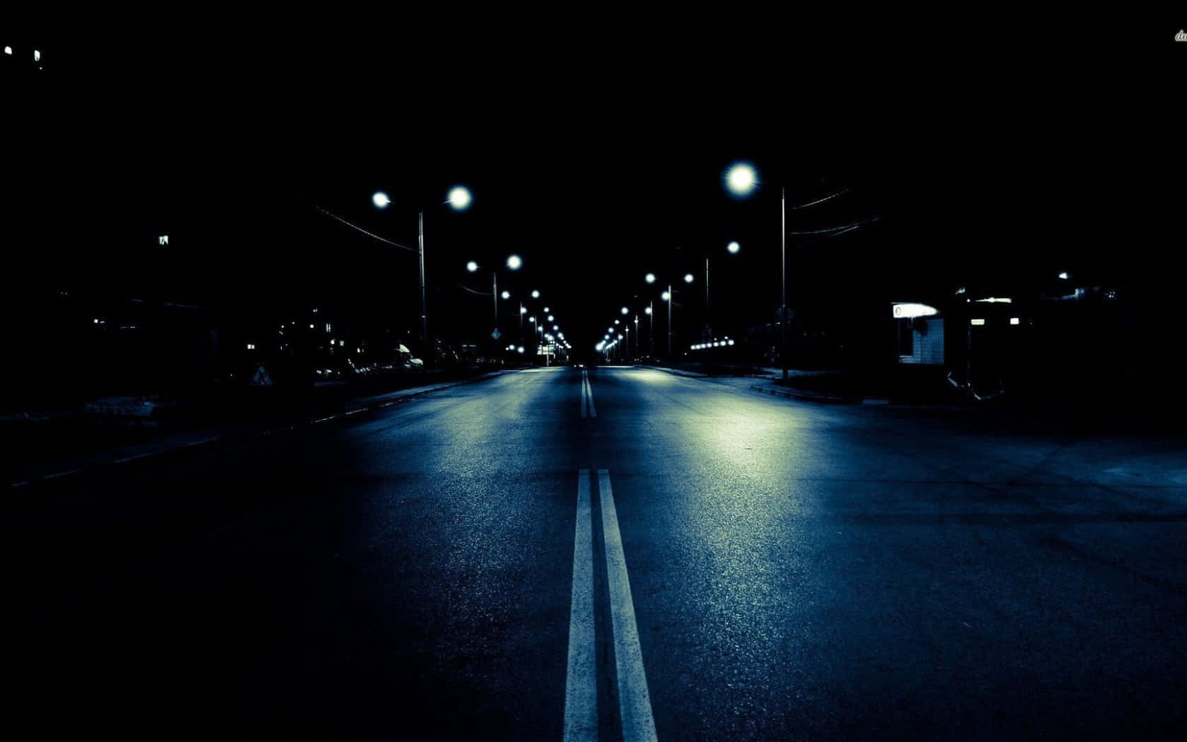 Красивый силуэт города в темноте. Обои