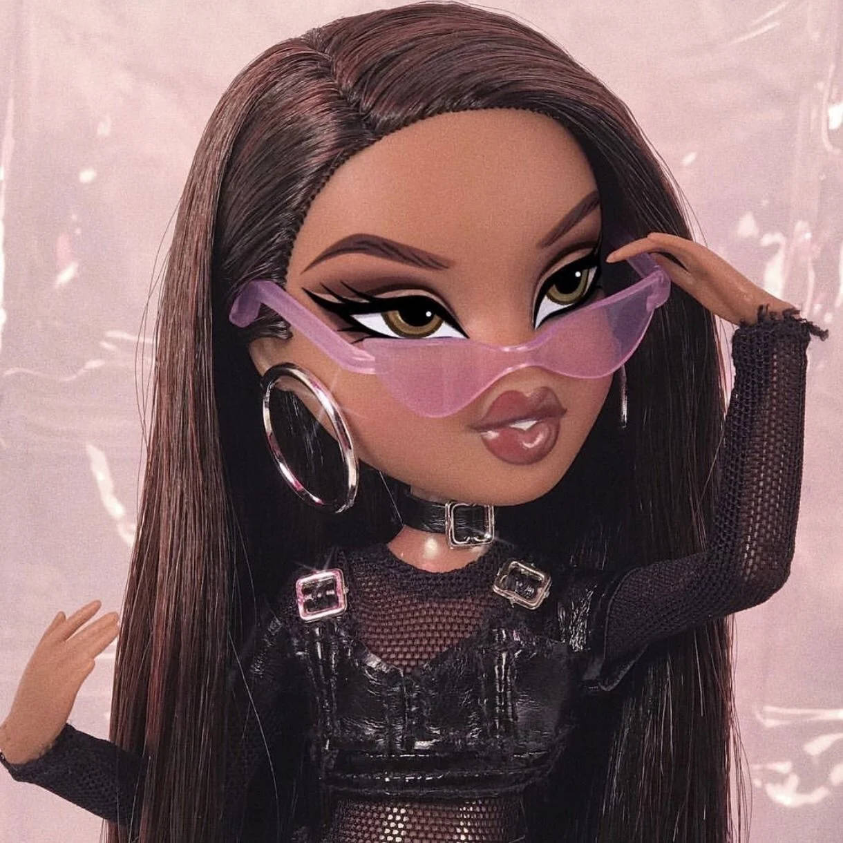 Кукла Bratz в стиле супермодели Обои