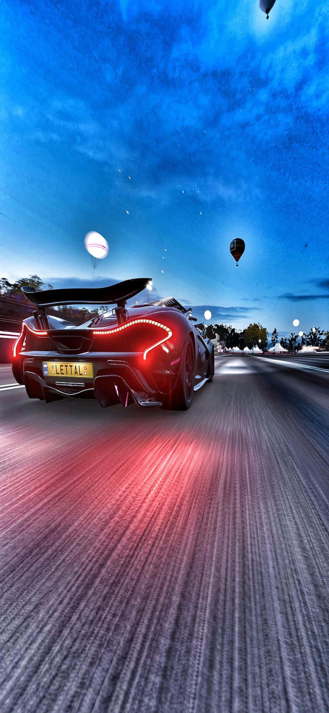 Наслаждайся потрясающей графикой iPhone Xs и Forza Horizon 4 Обои