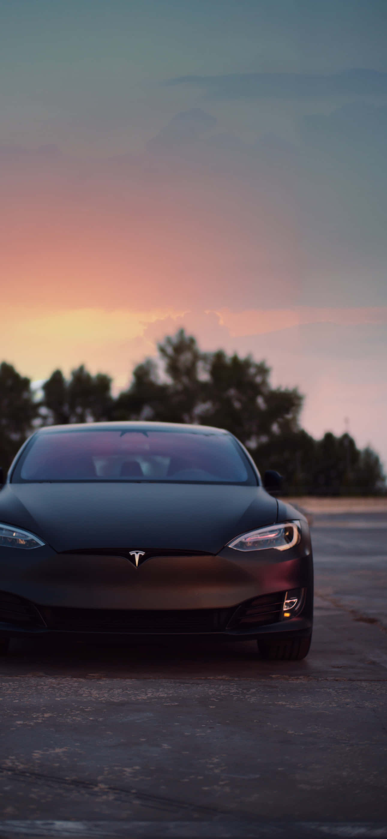 Наслаждайтесь беспроводным миром с Tesla iPhone. Обои