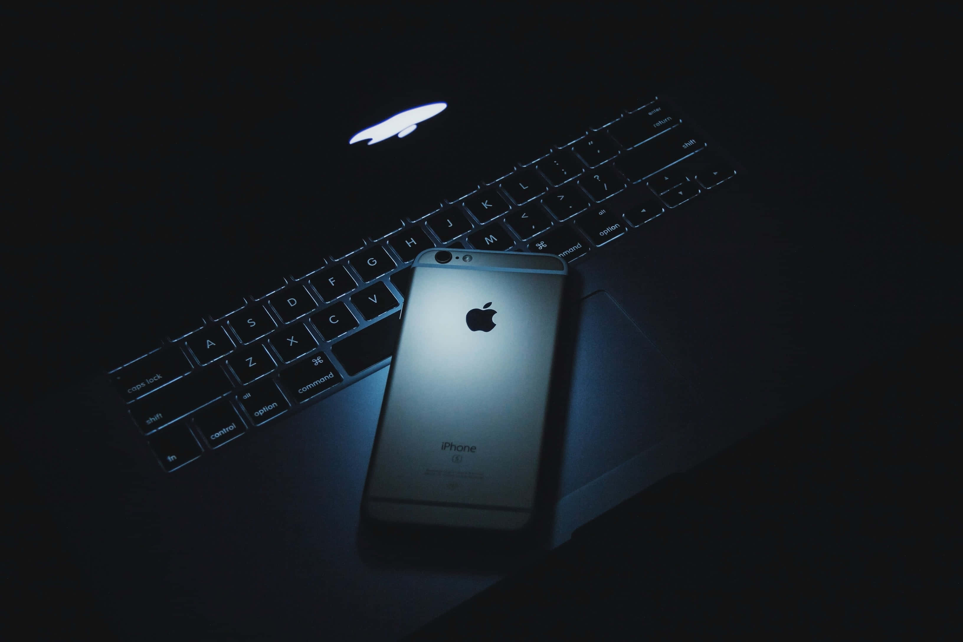 Наслаждайтесь комфортной работой на MacBook Обои