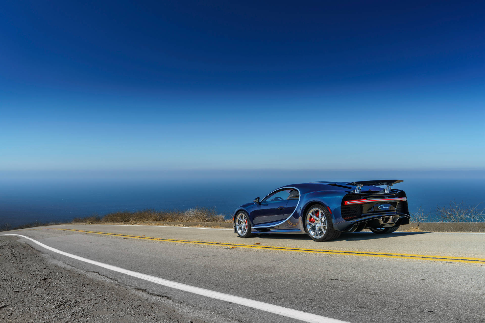 Обои с обтекаемой Bugatti Chiron