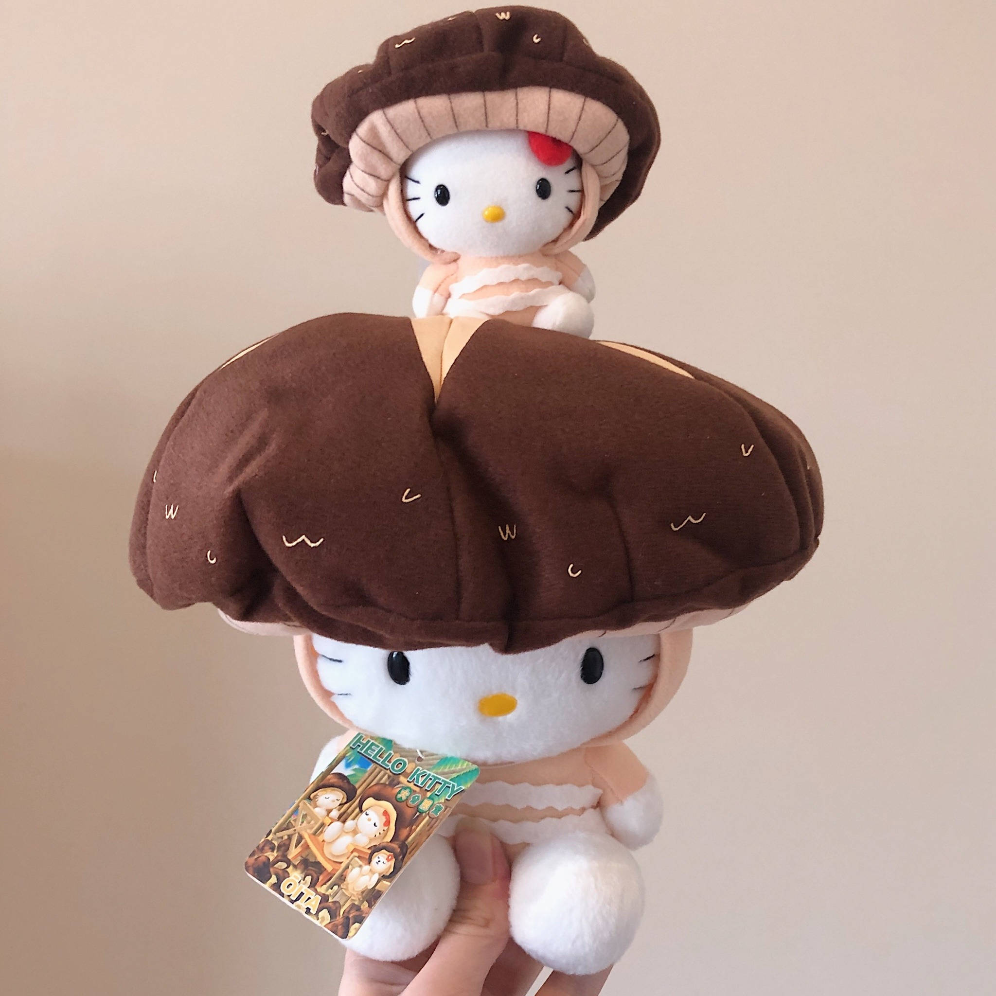 Плюшевые грибы Hello Kitty для аватара Обои