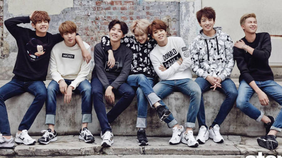 Погружён в музыку - BTS BangtanTV Обои