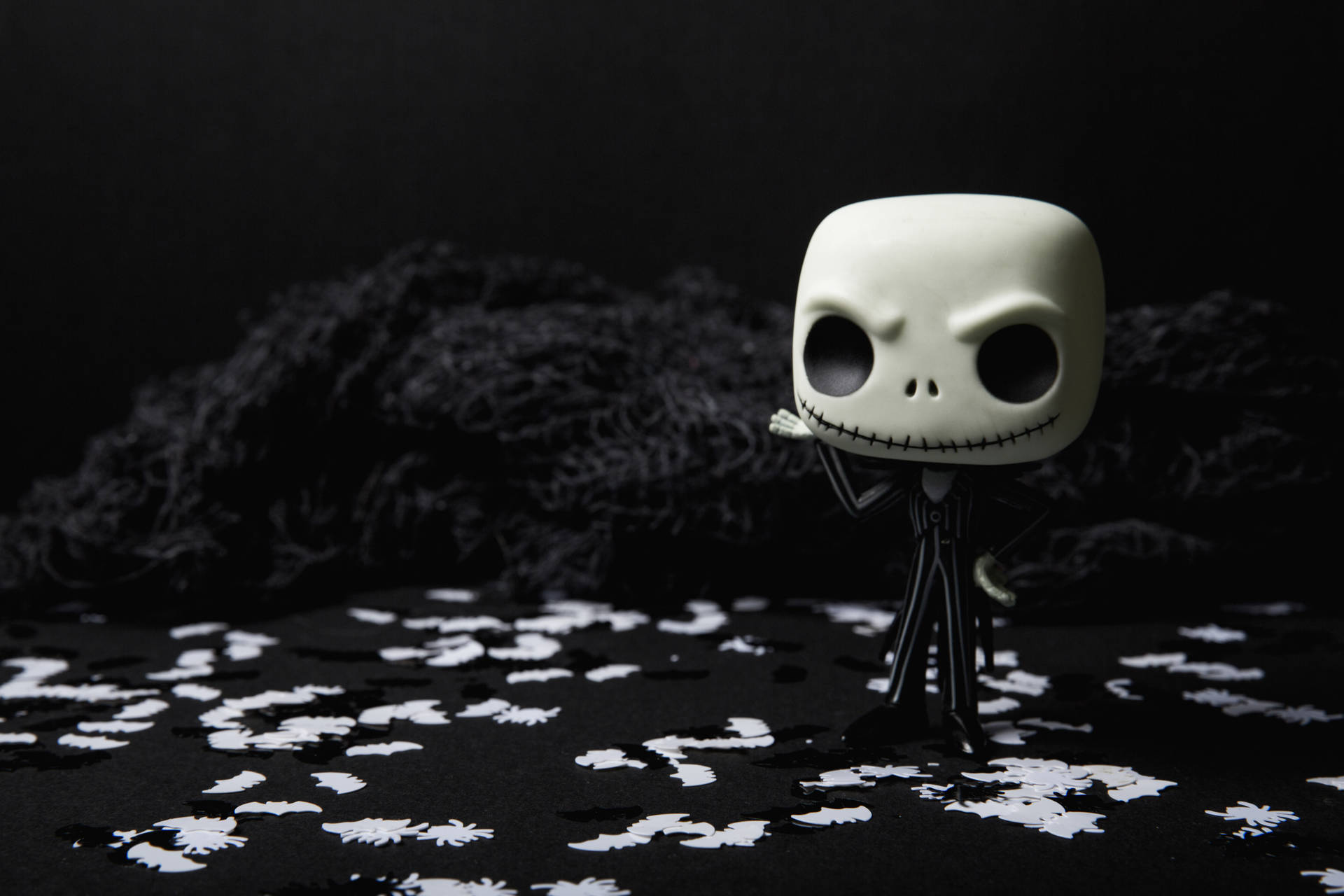 Обои «Кошмар перед Рождеством» с куклой Funko Pop Джека Скеллингтона.