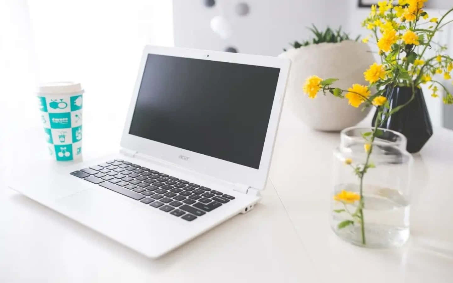 Поддерживайте продуктивность и порядок в работе с Chromebook Обои