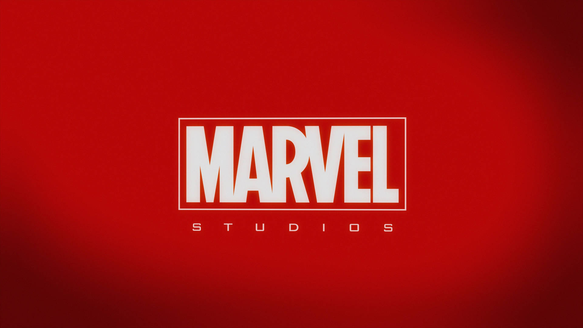 Титул шрифта Marvel Studios и цвет на чистом красном фоне.