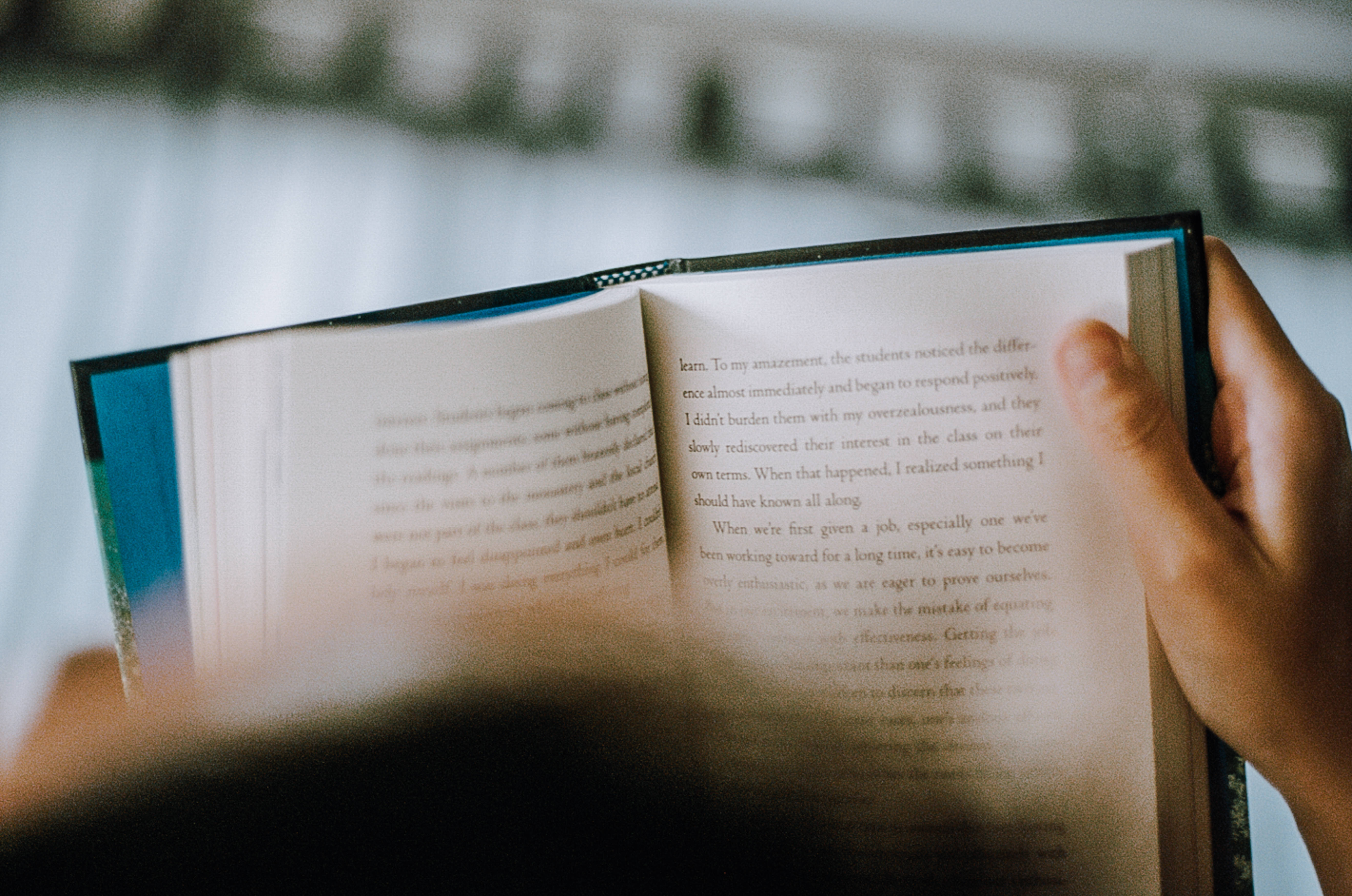 Размытая эстетика книги Обои