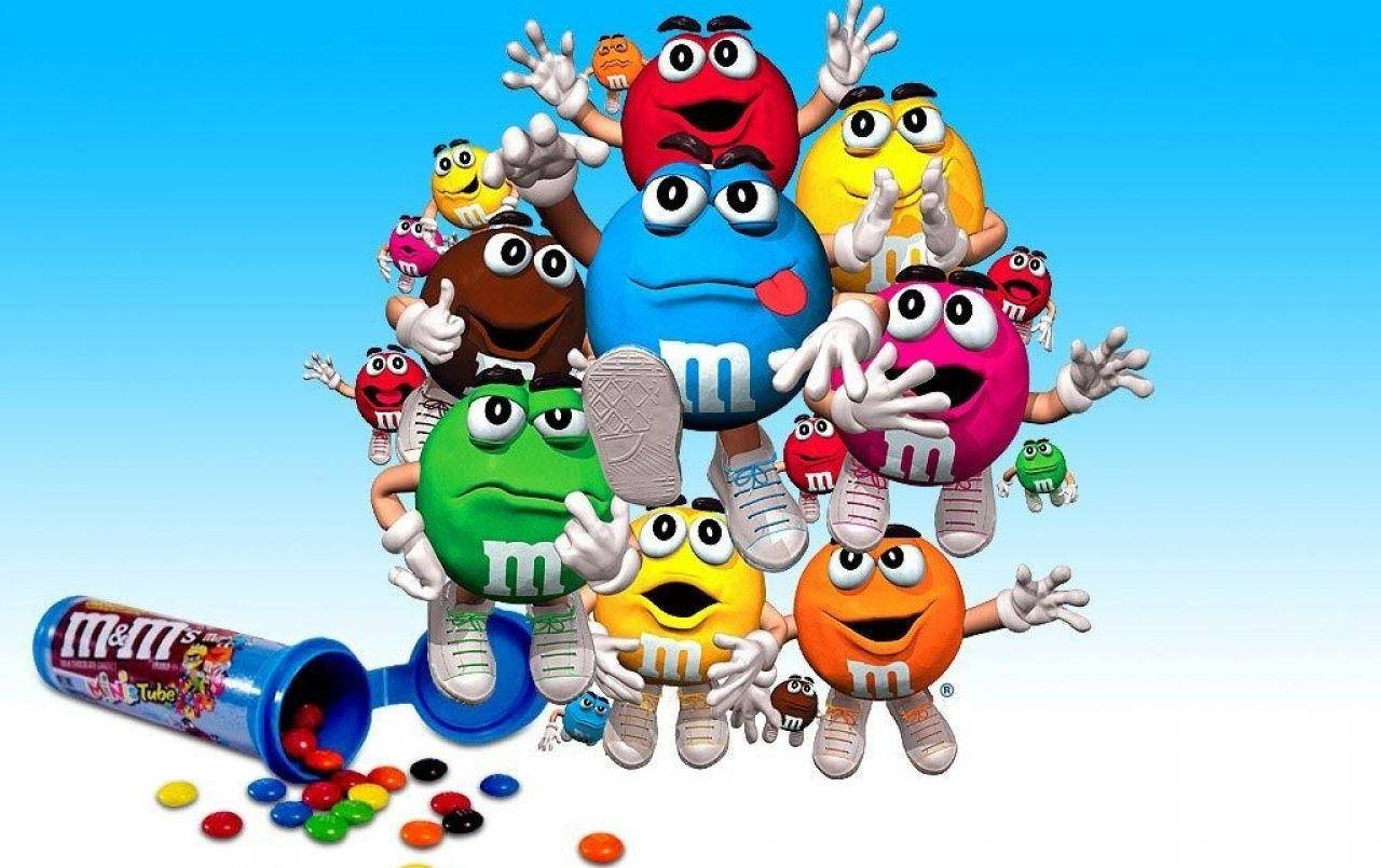 Разноцветные шоколадные персонажи M&M's Обои