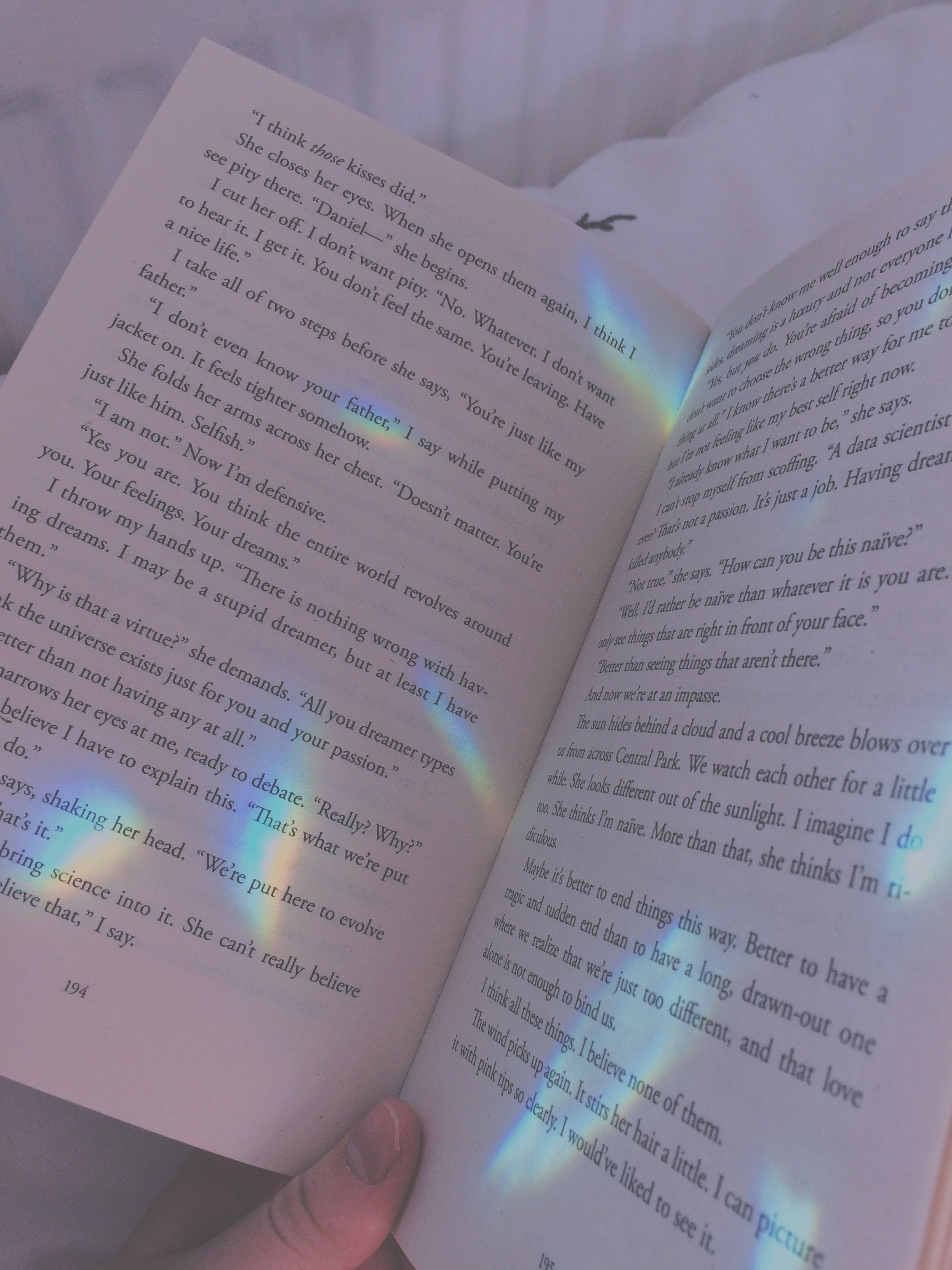 Светящаяся книга эстетика Обои
