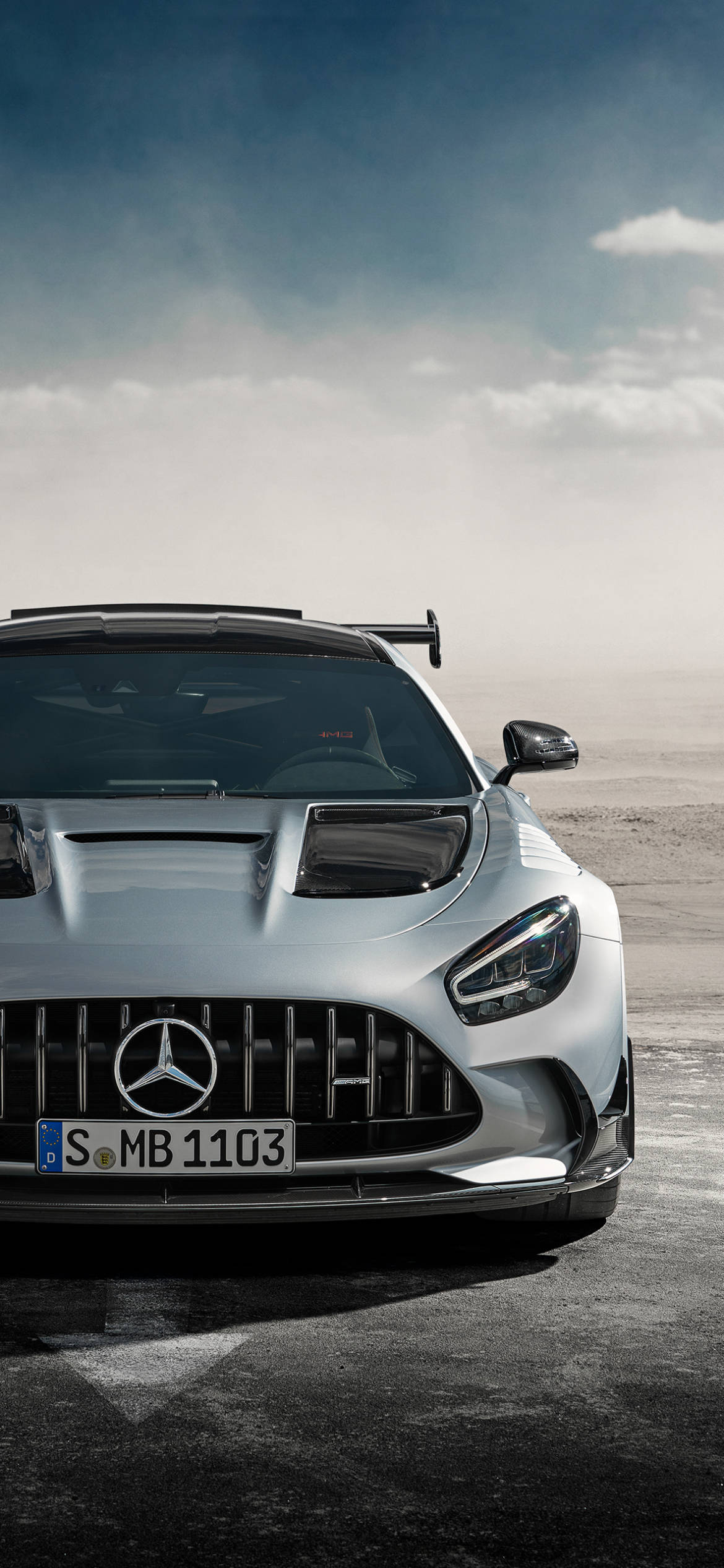 Серебристый Mercedes AMG iPhone Обои