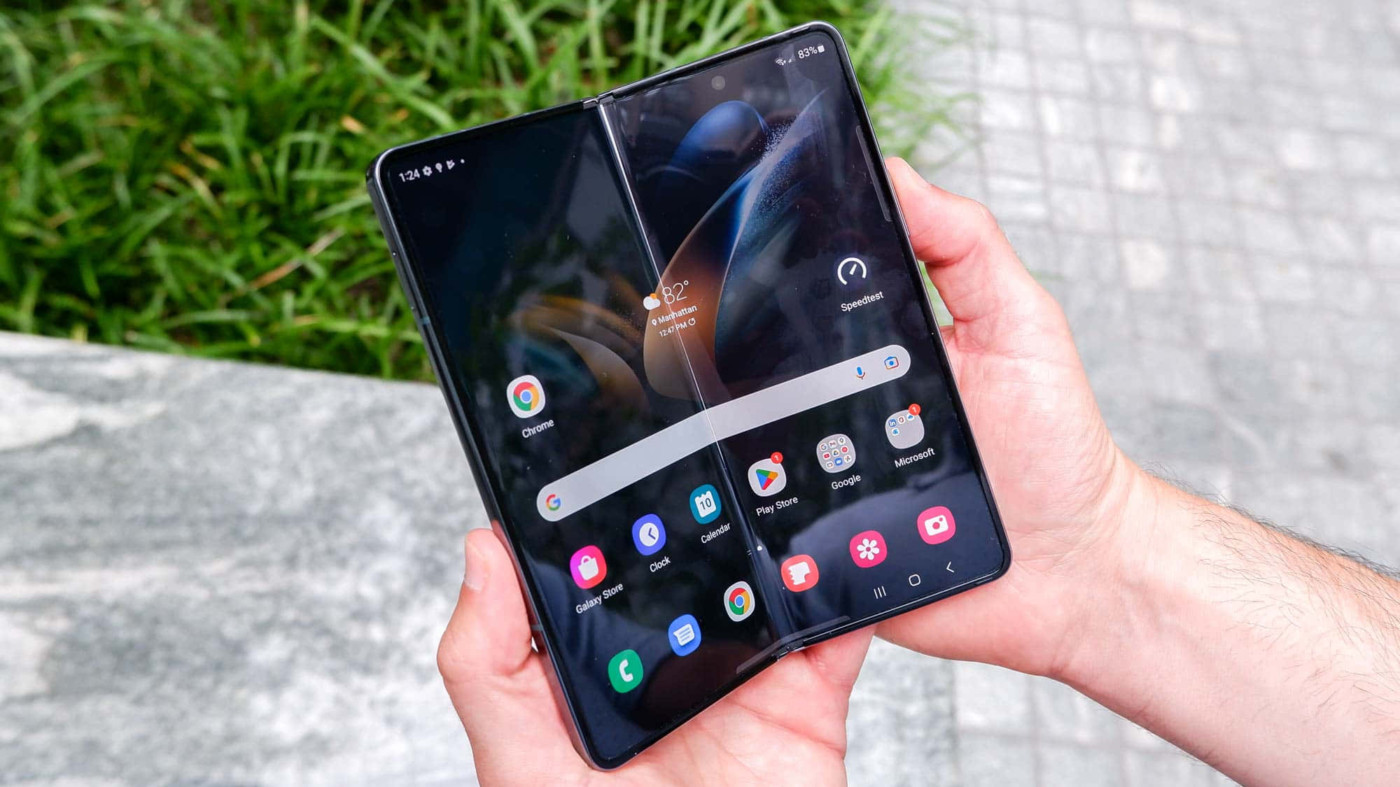 Складной смартфон Samsung Galaxy Z Fold 4 Обои