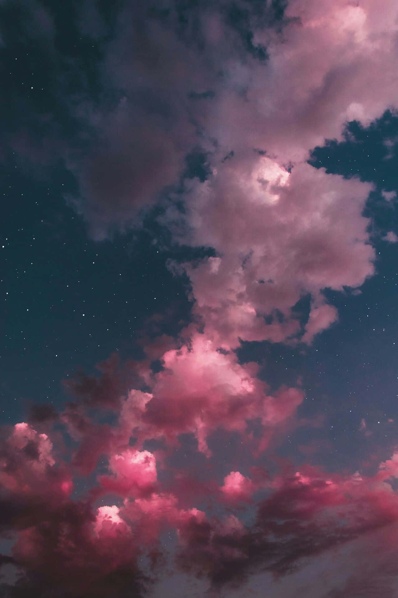 Фиолетовые облака 1280 x 1920 фон Обои