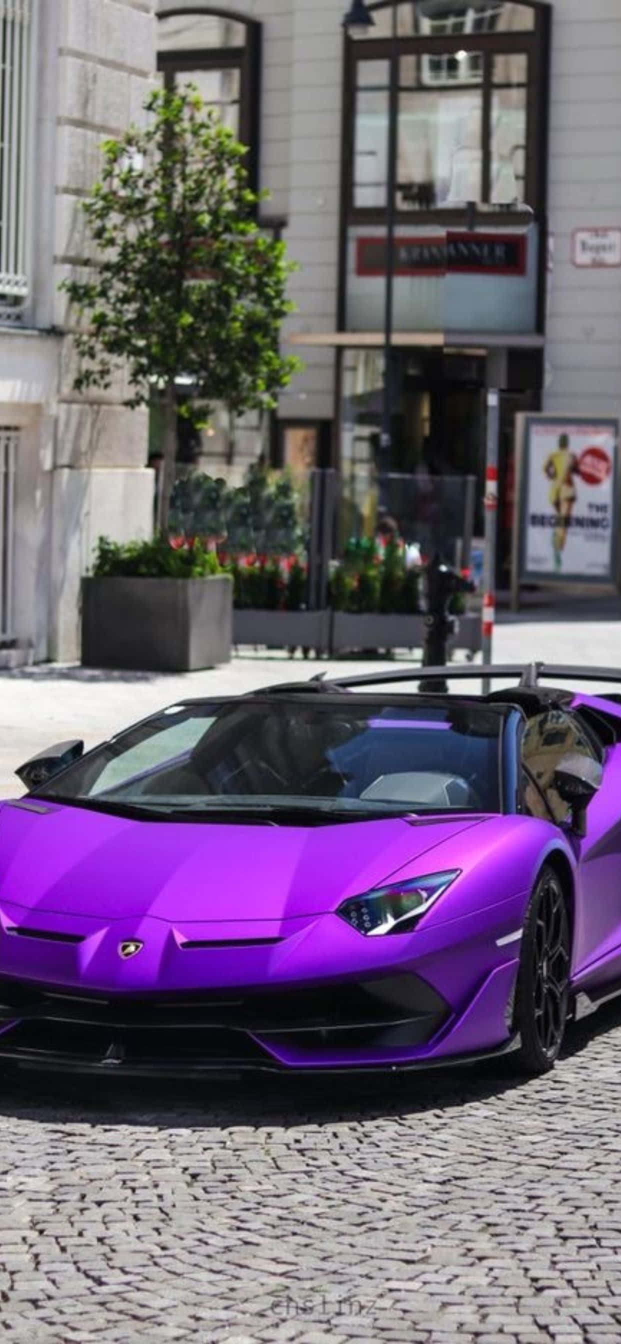 Фон iPhone XS Max с фиолетовым Lamborghini Aventador Обои