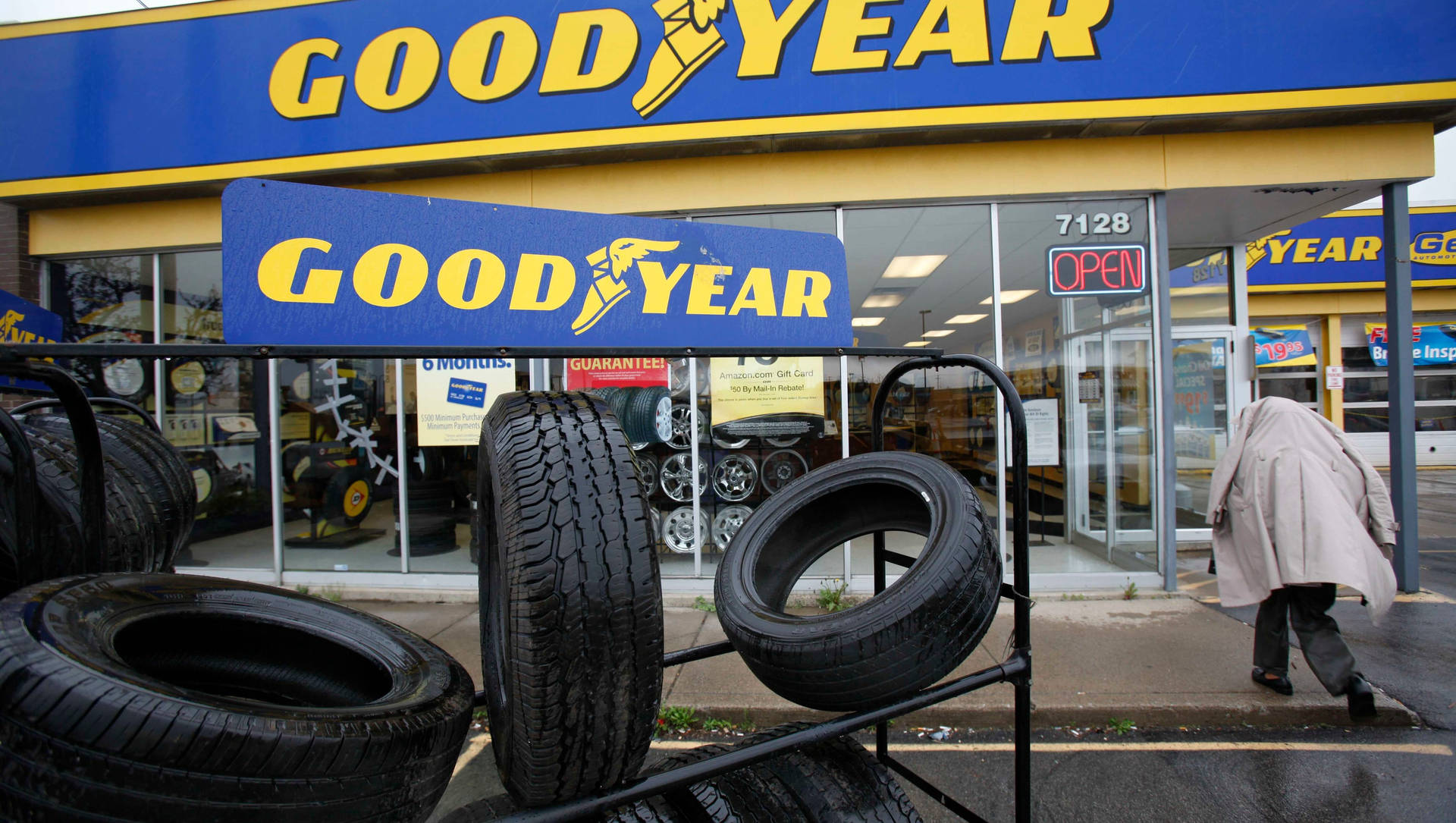Фотография магазина Goodyear на открытом воздухе — Машины Обои
