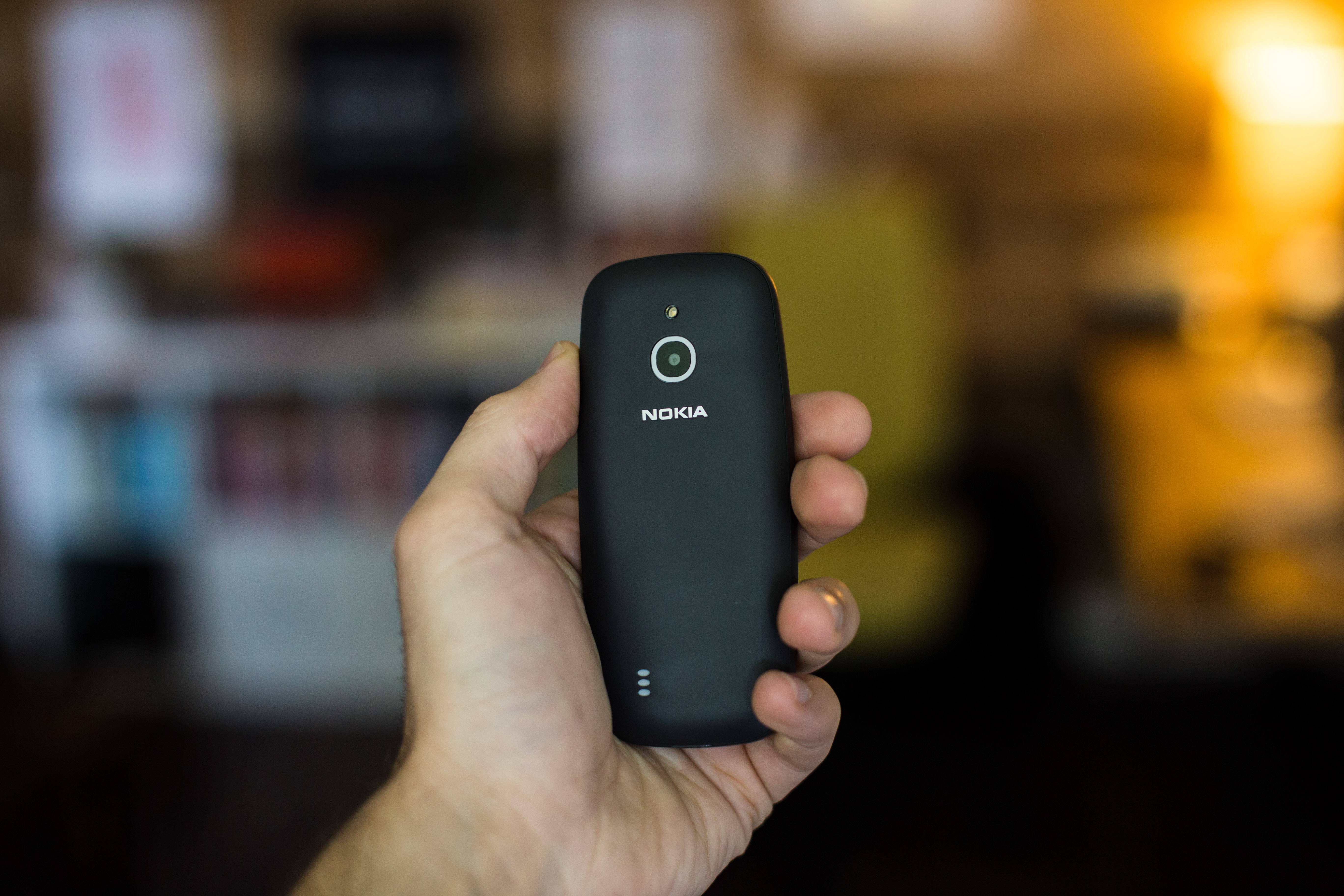 Черный Nokia 3310 2017 Обои