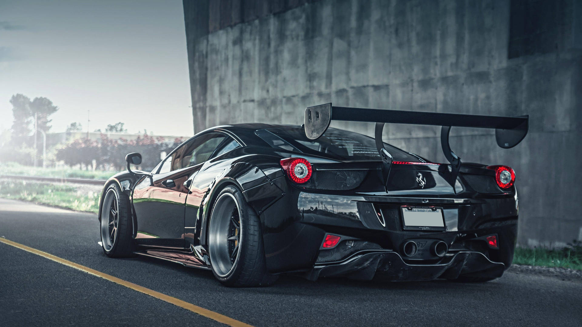 Черный автомобиль Ferrari HD