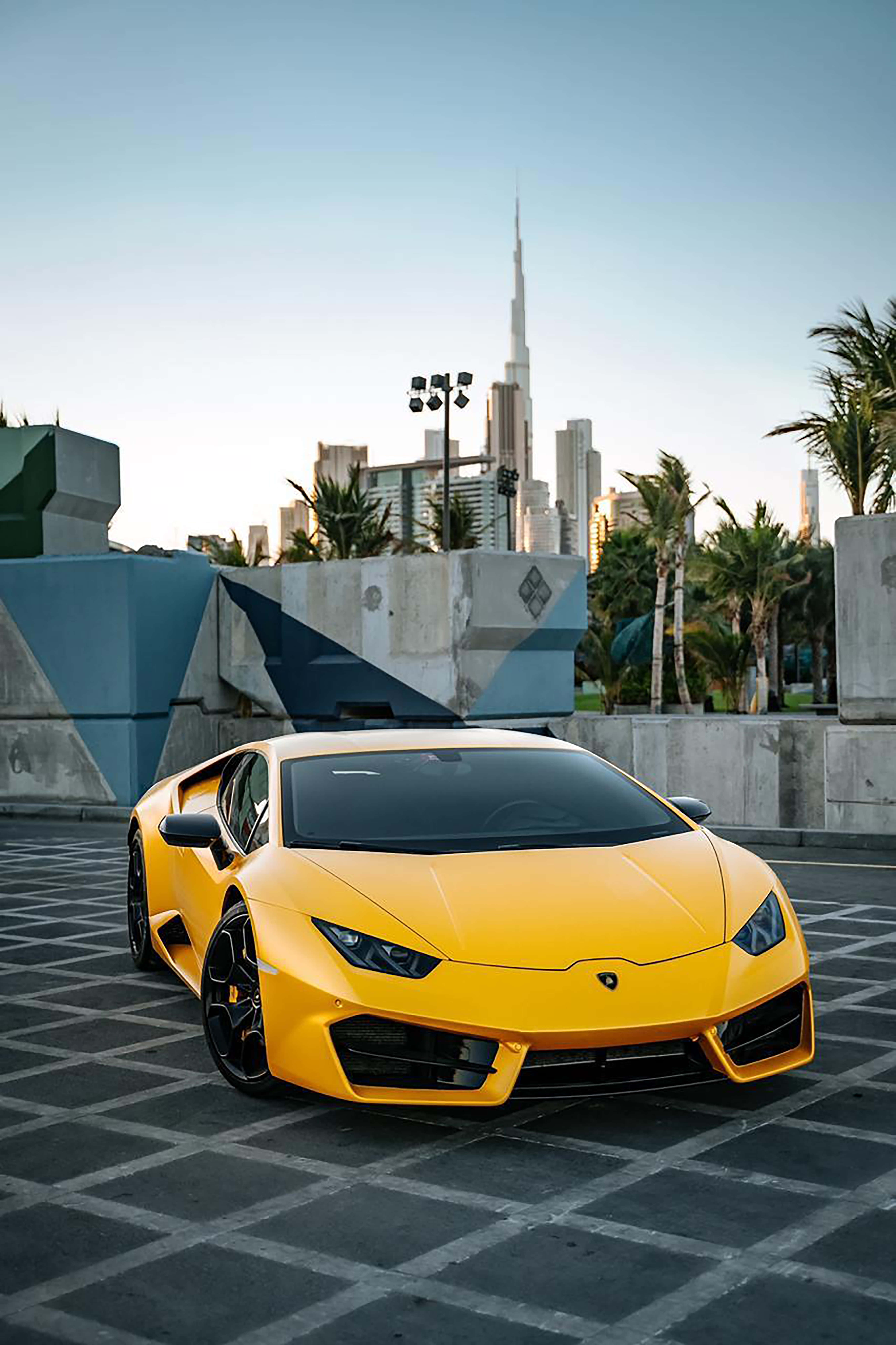 Эксклюзивный Lamborghini на трассе Обои