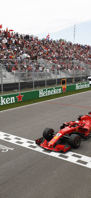 F1 iPhone Финиш Феттеля — Samsung S23 Ultra Обои