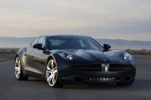 Fisker Karma — роскошный электромобиль на живописной прибрежной трассе — MacBook Pro Обои