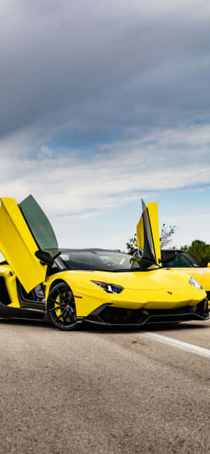 Фон iPhone Xs Max Lamborghini — Tecno Pova 7 Ultra Обои
