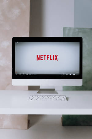 Netflix на экране компьютера — Xiaomi Pad 7S Pro 12.5 Обои