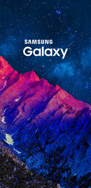 Samsung Galaxy J6 освещает сумеречные горные вершины