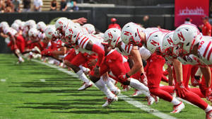 Обои с американским футболом Nebraska Cornhuskers — Pro Display XDR Обои