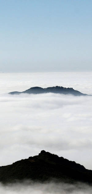 Белые iPhone горные облака — Galaxy S24 Обои