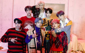 Обои с групповым фото BTS в модных нарядах — Bts групповое фото гиф Обои