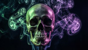 Череп выпускает разноцветный дым, образующий сюрреалистические фигуры. — Триповый темный эстетика Обои