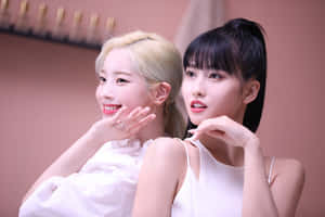 Завораживающее групповое фото TWICE — 트와이스 Обои