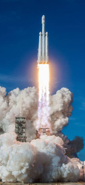 Обои с запуском SpaceX Falcon Heavy — iPhone 18 Pro Обои