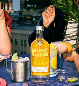 Коктейль Absolut Mandarin Vodka с пикантным лимоном — Honor Magic V Обои