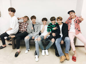 Милые BTS позируют за кулисами — Милые bts Обои
